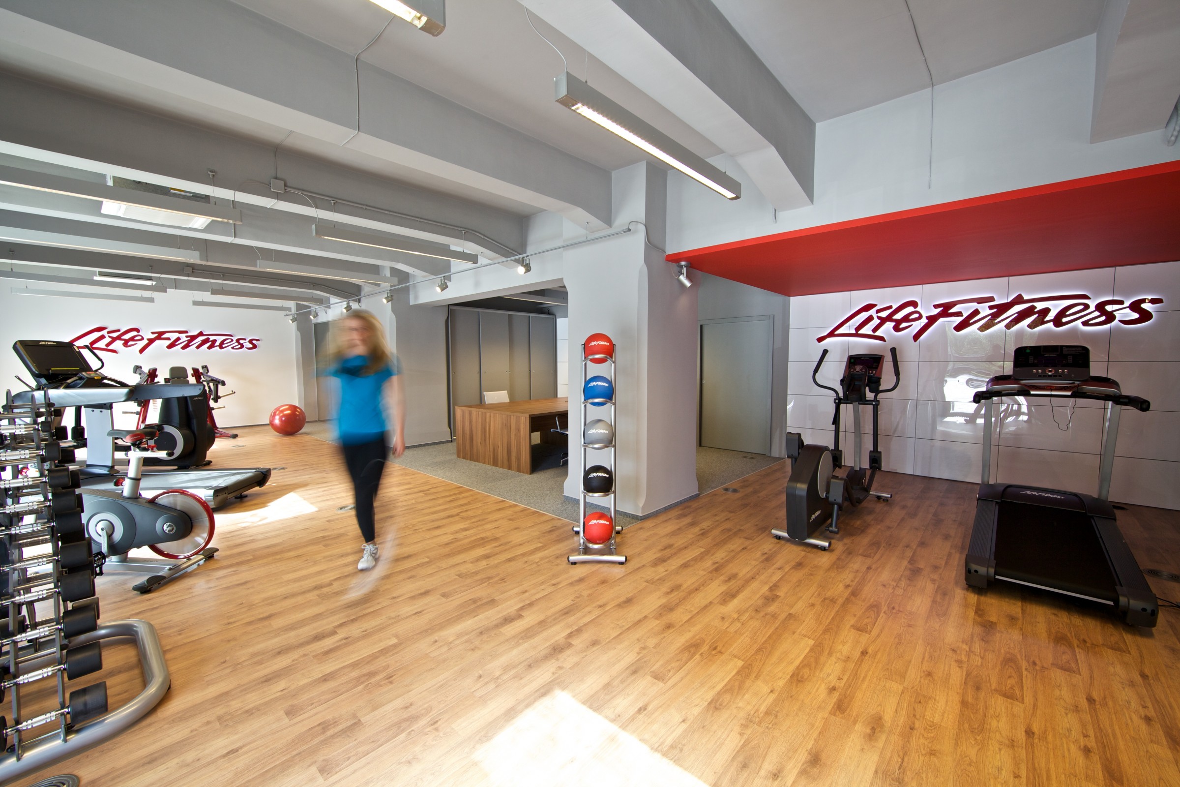 Life fitness showroom clearance