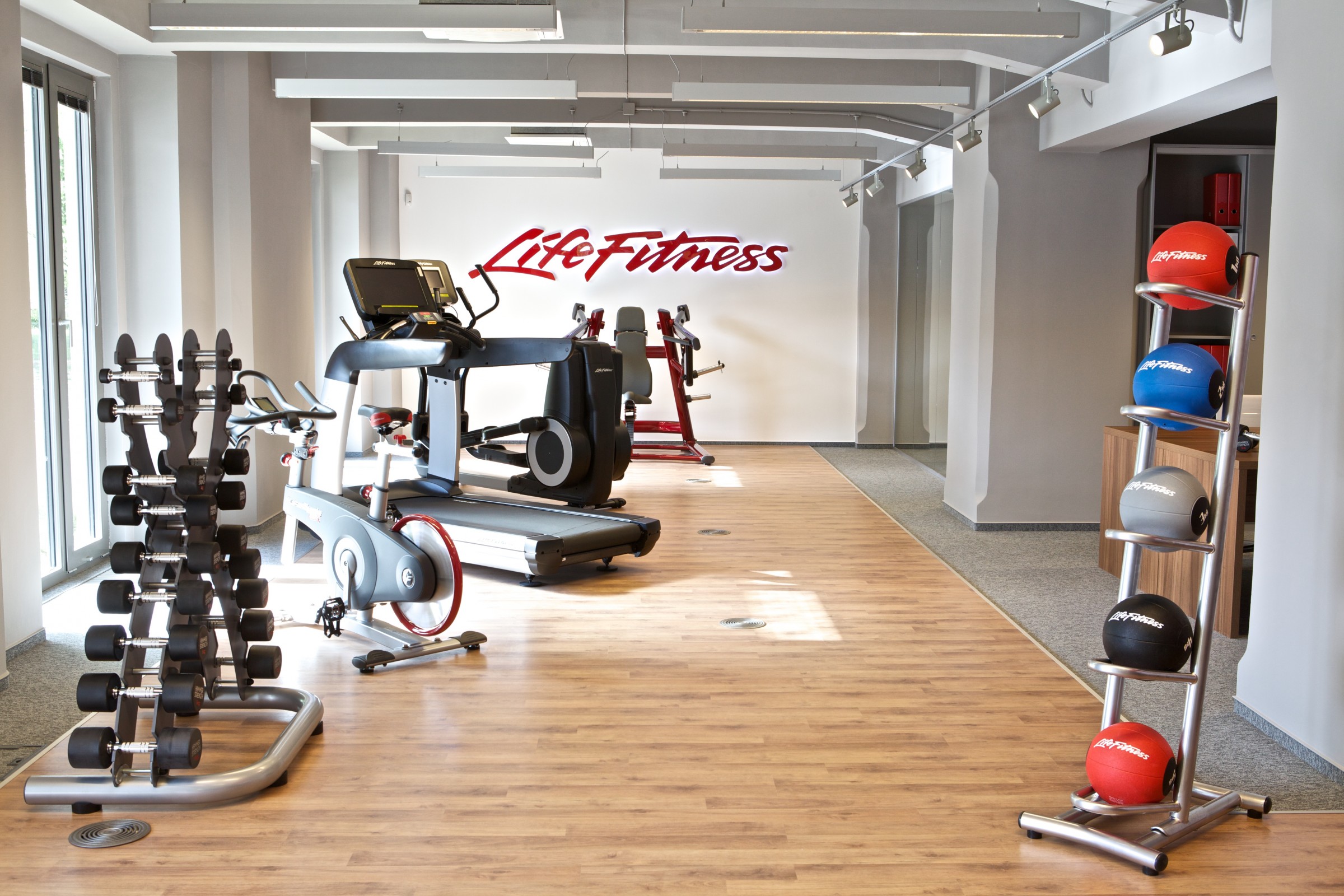 Showroom fitness sales